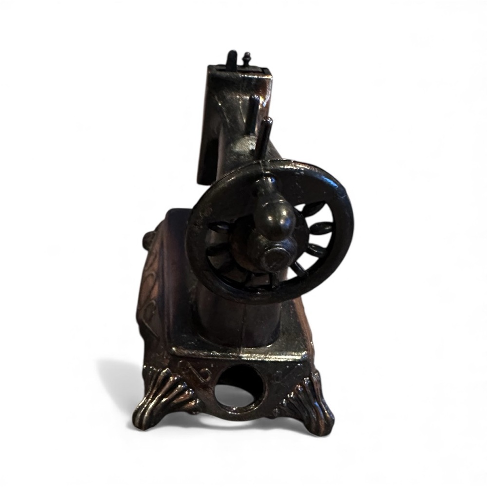 Set Of Three Vintage Bronze Color Metal Pencil Sharpeners Sewing, Truck, Piano - Picture 4 of 11